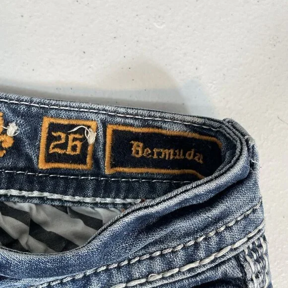 Rock Revival Yeon Denim Shorts Womens Size 26 Light Wash Bermuda Cotton Stretch - Picture 6 of 15